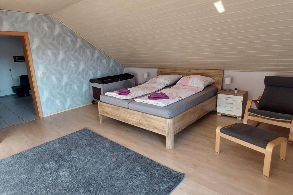 Grosse Tolle 4 Zimmer Ferienwohnung Im Herzen Des Odenwaldes Moerlenbach Exterior photo