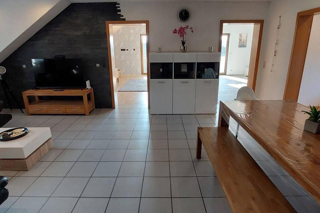 Grosse Tolle 4 Zimmer Ferienwohnung Im Herzen Des Odenwaldes Moerlenbach Exterior photo